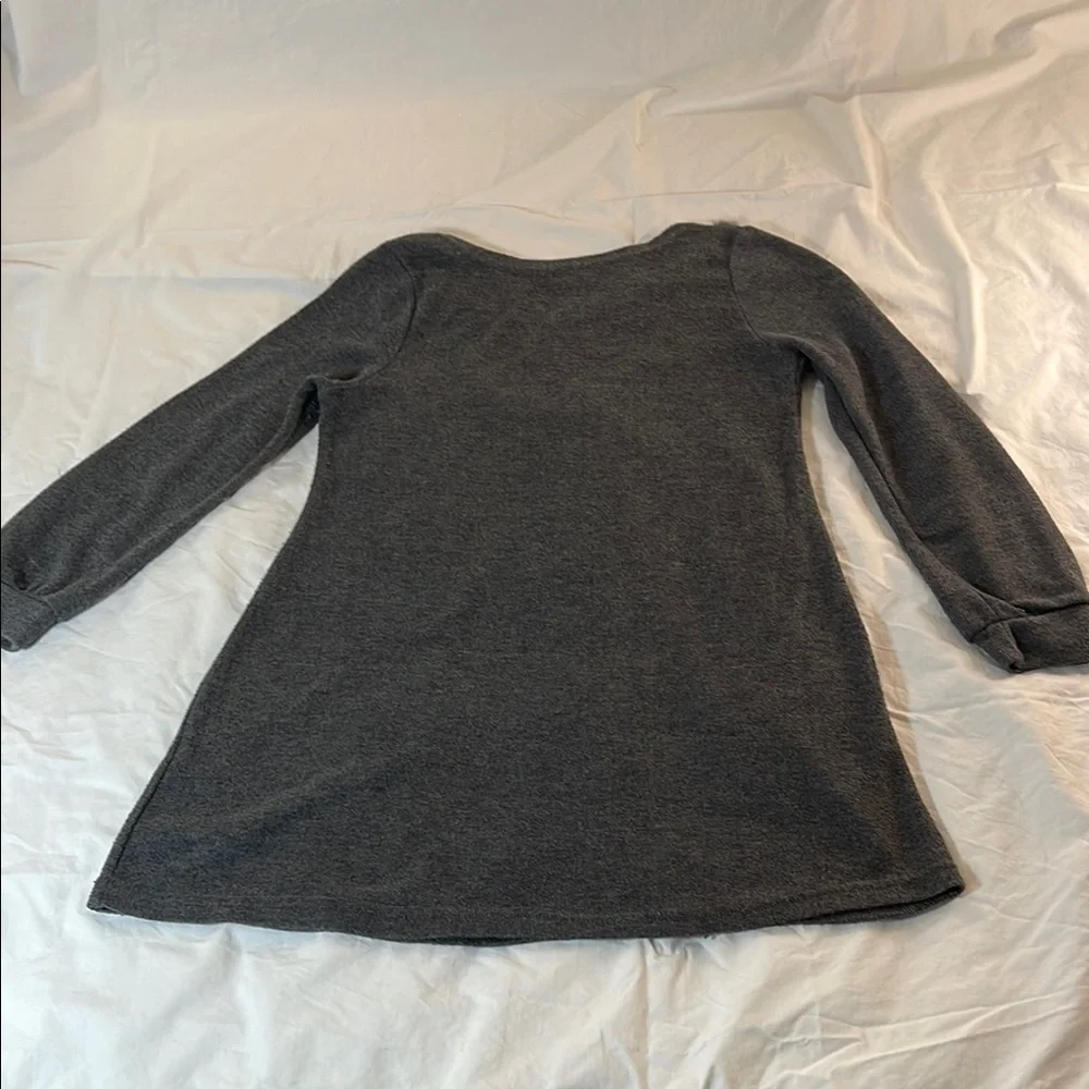 Gray Sweater with Real Fur and Lace Detail - Picture 8 of 9